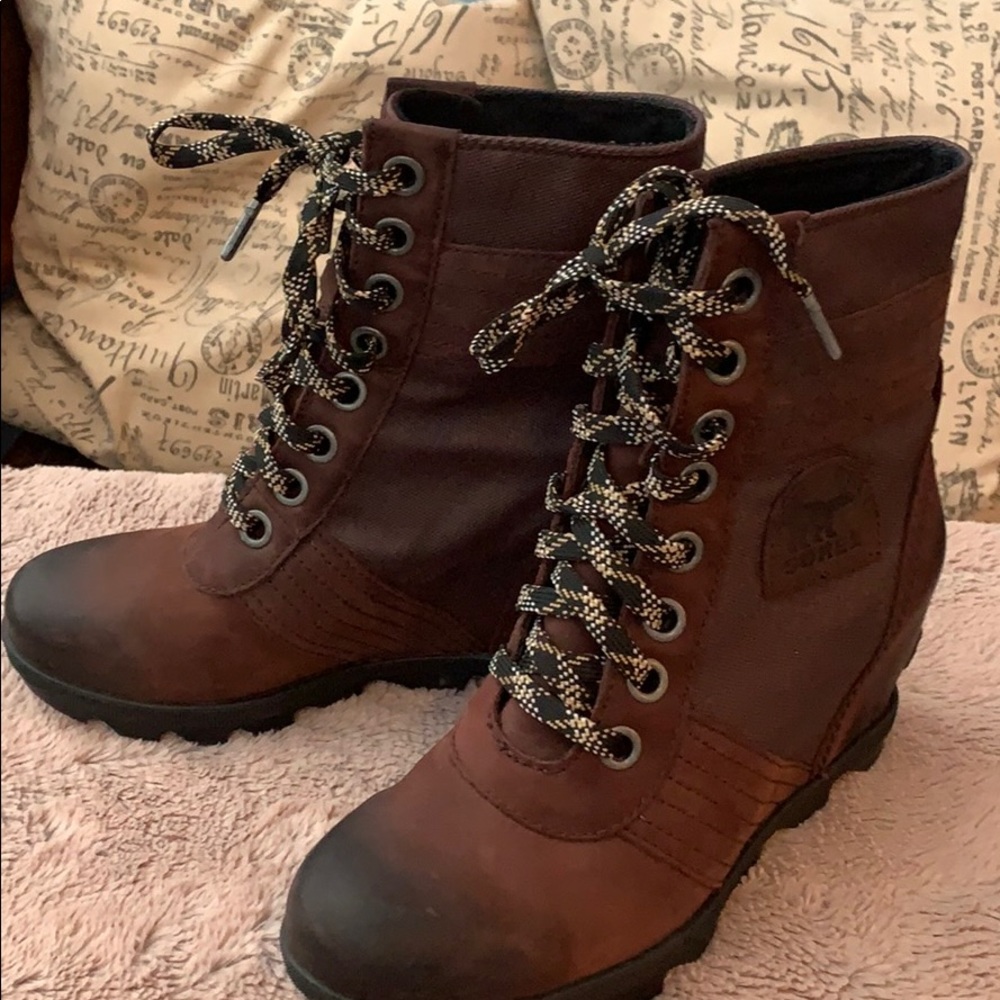 Sorel Lexie waterproof wedges size 7